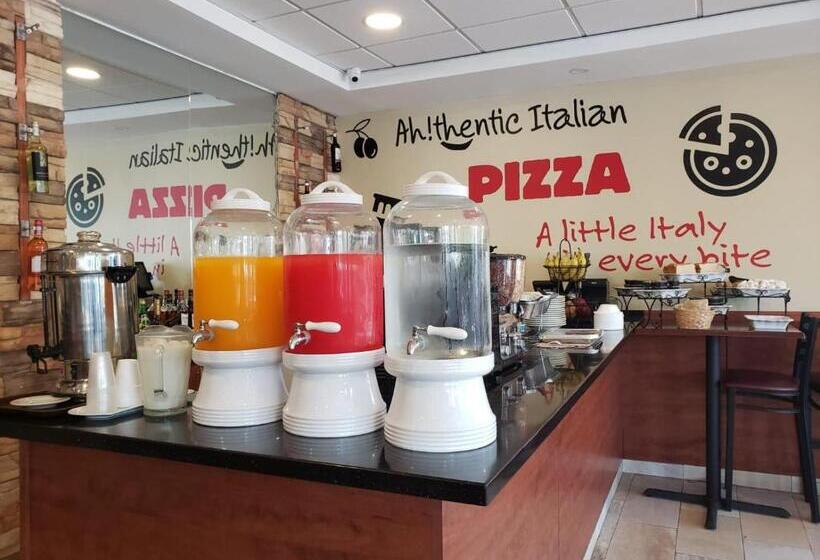 اتاق خانوادگی, Arecibo Inn