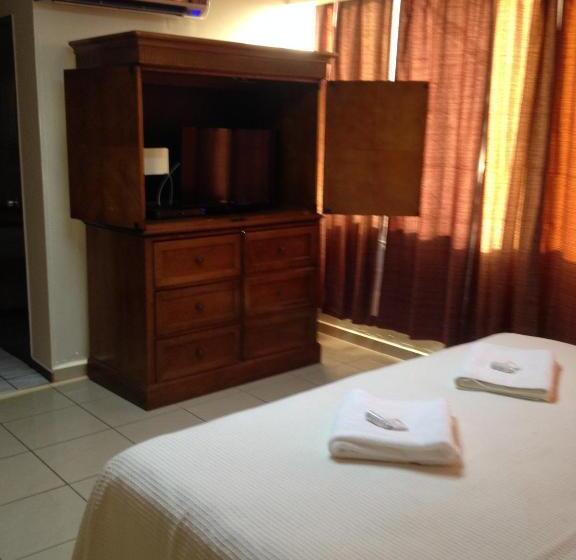 سوئیت با تخت بزرگ, Arecibo Inn