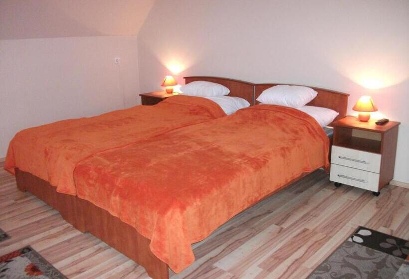 Номер Стандарт Трехместный, Jóbor Vendégház