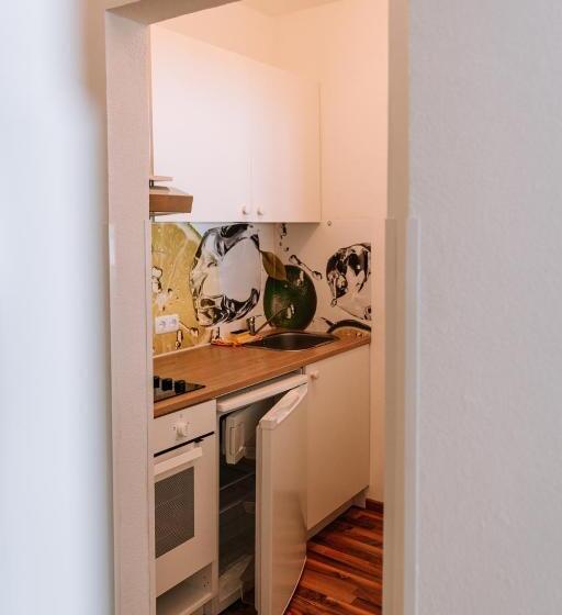 スタンダードスタジオ, Pension Familie Gruber