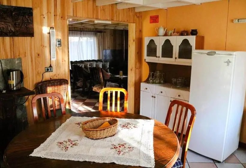 Talo 4 Makuuhuonetta, Cabañas Los Tilos