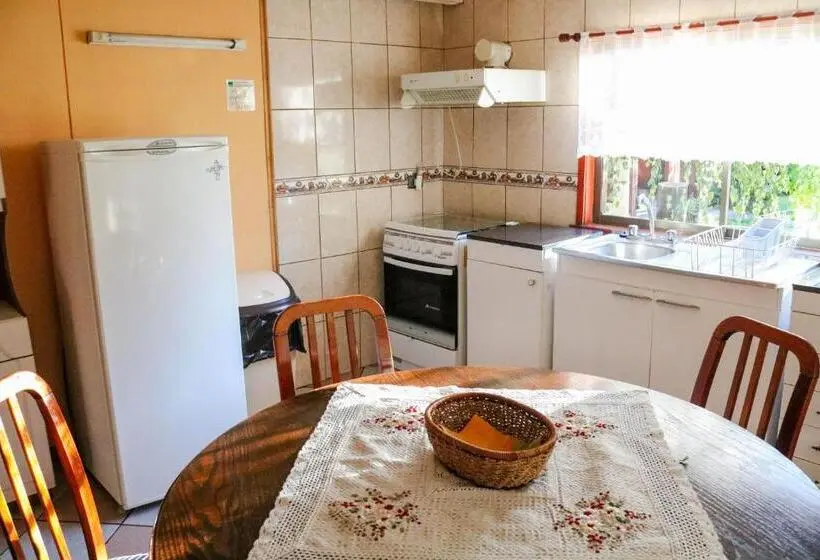 Talo 4 Makuuhuonetta, Cabañas Los Tilos