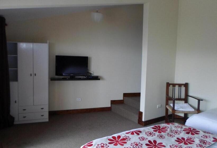 트리플 스탠다드 전망룸, Nautel