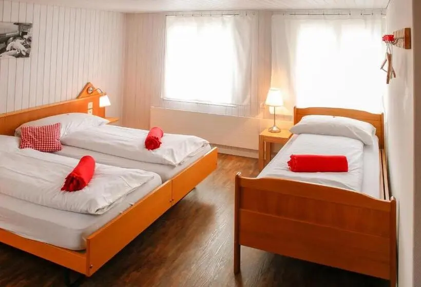 Standard Kolmen Hengen Huone, Landgasthof Schlüssel Alpnach