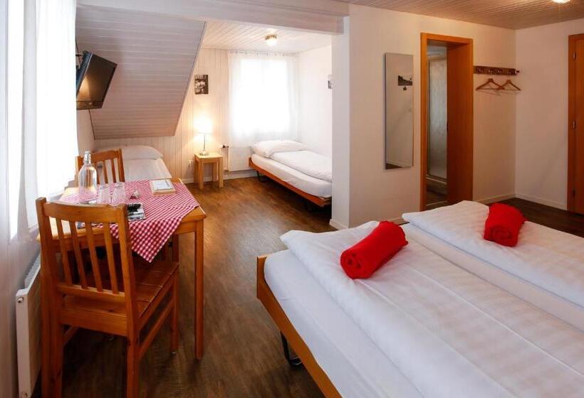 スタンダード4人部屋, Landgasthof Schlüssel Alpnach