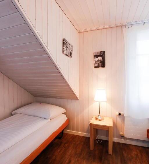 スタンダード4人部屋, Landgasthof Schlüssel Alpnach