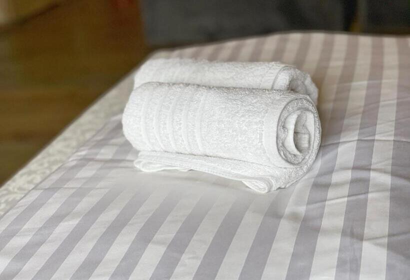 اتاق استاندارد سه نفره, Guest House Lviv