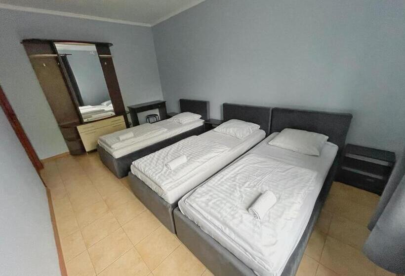 اتاق استاندارد سه نفره, Guest House Lviv