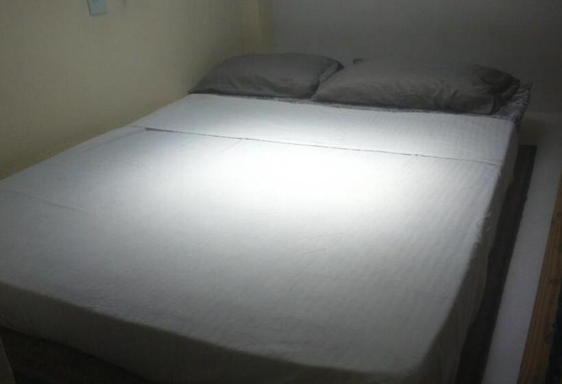 חדר סטנדרט נוף לבריכה, La Choza Guesthouse