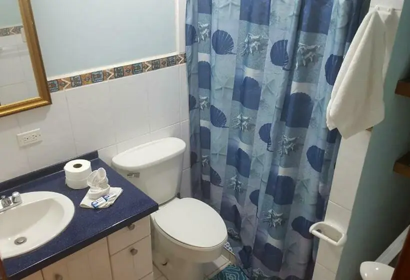 استودیوی استاندارد, Aqua Point Condos Rentals