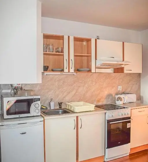 ２ベッドルームアパートメント, Apartment Albi