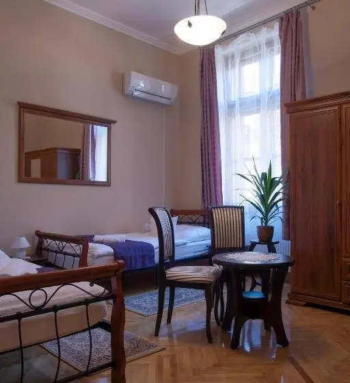 デラックスルーム, Csanabella House