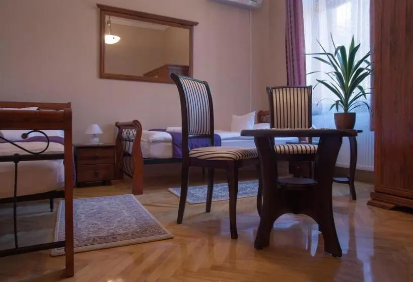 デラックスルーム, Csanabella House