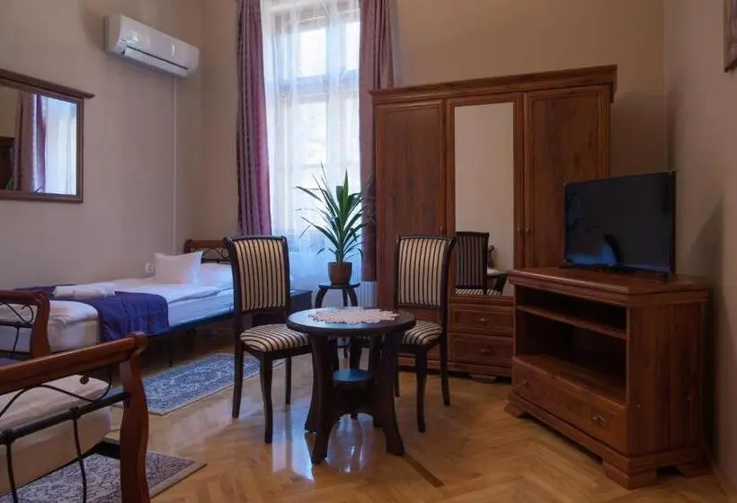 デラックスルーム, Csanabella House