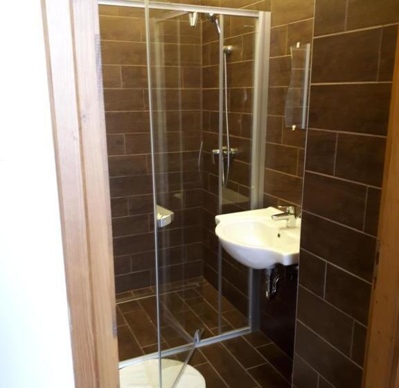 带共用浴室的标准房间, Csanabella House