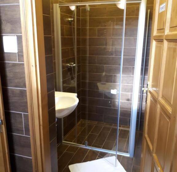 带共用浴室的标准房间, Csanabella House