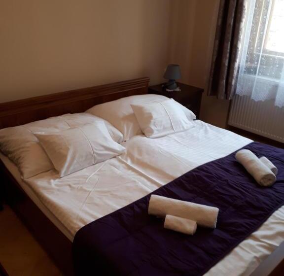 带共用浴室的标准房间, Csanabella House