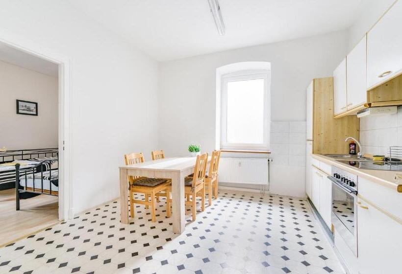 带2个卧室的公寓, Nurburgring Rooms Pinocchio