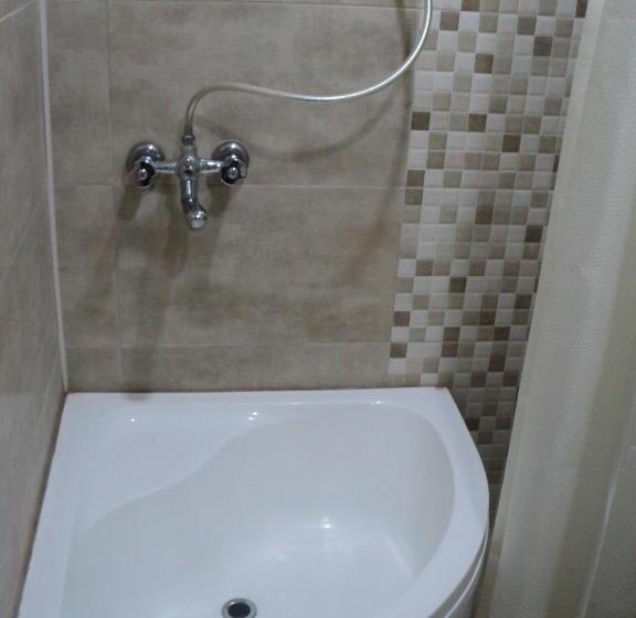 اتاق خانوادگی, Guesthouse Kato