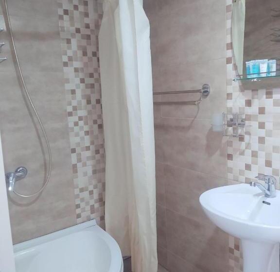 اتاق خانوادگی, Guesthouse Kato