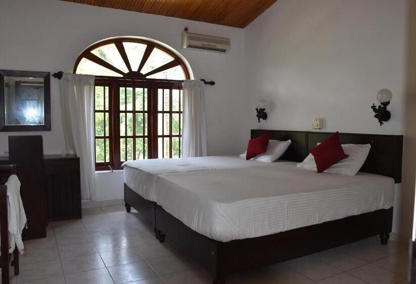 Вилла с 1 спальней и бассейном, Sethra Villa Bentota