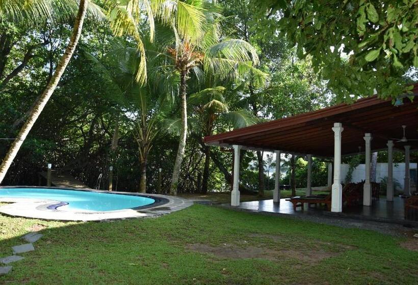Вилла с 1 спальней и бассейном, Sethra Villa Bentota