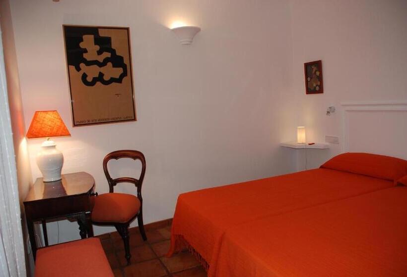 غرفة قياسية, La Casa De La Iglesia