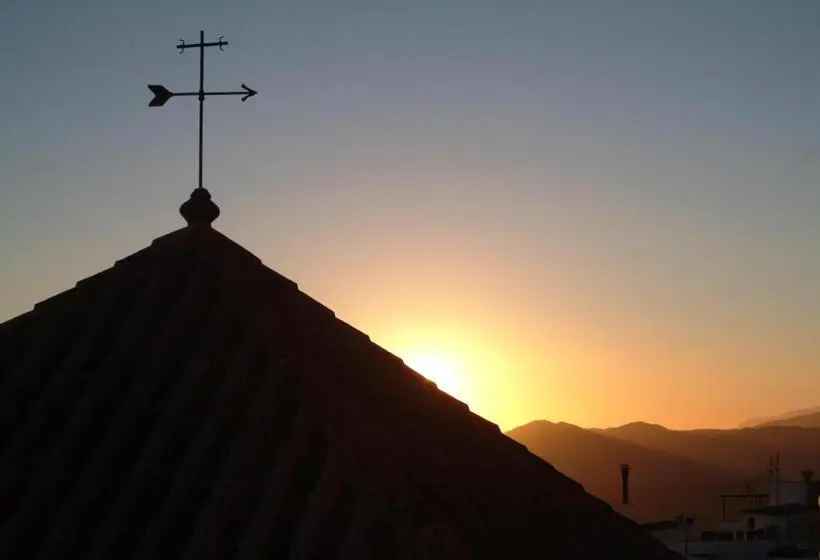シングルデラックスルーム, La Casa De La Iglesia
