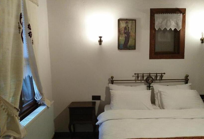 اتاق لوکس, Aslibey Konagi   Adults Only