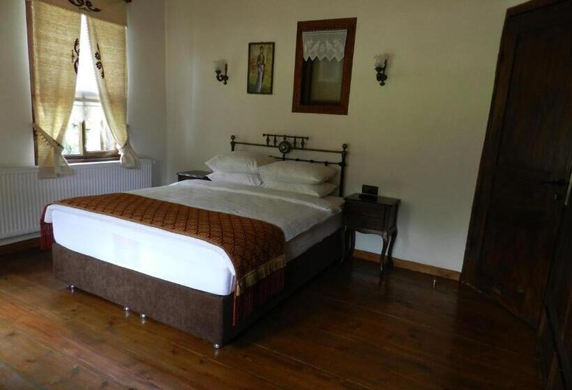 اتاق لوکس, Aslibey Konagi   Adults Only