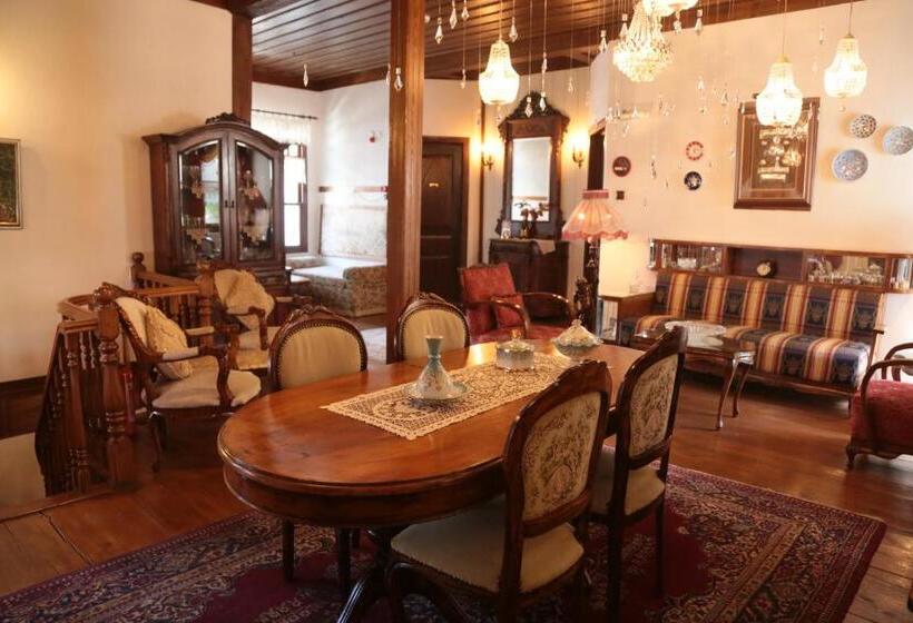 اتاق لوکس, Aslibey Konagi   Adults Only