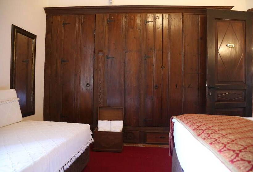 اتاق لوکس, Aslibey Konagi   Adults Only