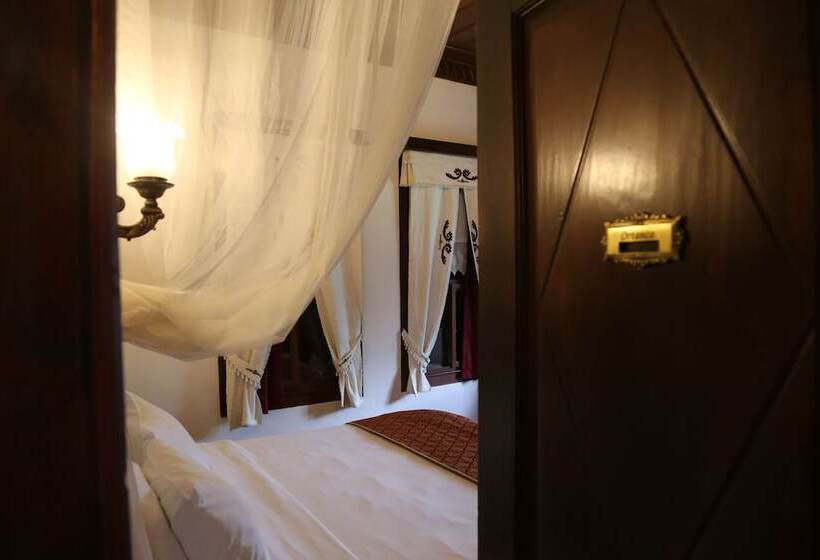 اتاق لوکس, Aslibey Konagi   Adults Only