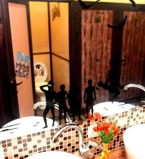 تختخواب در اتاق مشترک, Drimin   Boutique Hostel And Hotel Rooms Available