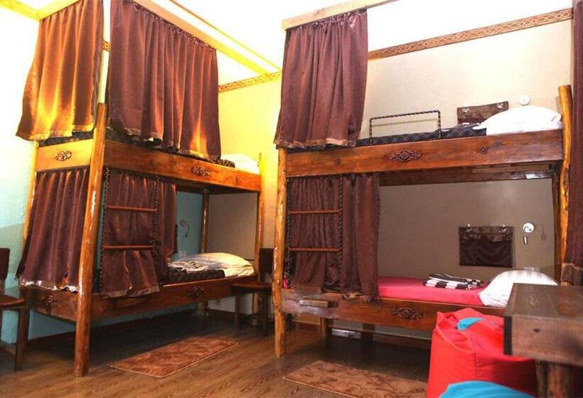 تختخواب در اتاق مشترک, Drimin   Boutique Hostel And Hotel Rooms Available