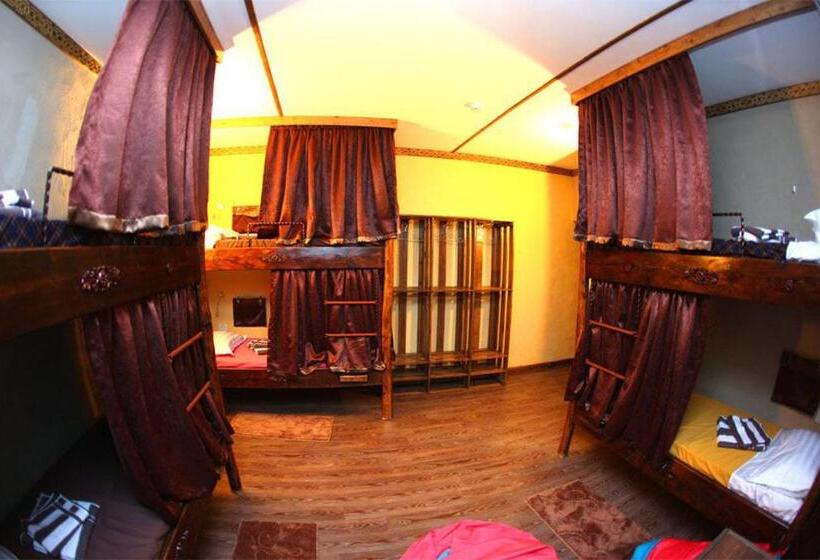 تختخواب در اتاق مشترک, Drimin   Boutique Hostel And Hotel Rooms Available