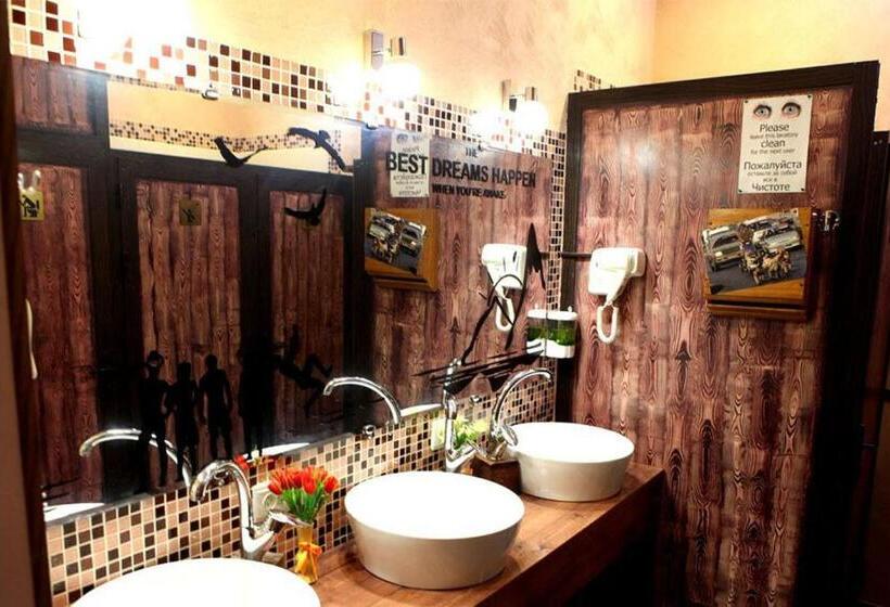 اتاق استاندارد با سرویس بهداشتی مشترک, Drimin   Boutique Hostel And Hotel Rooms Available