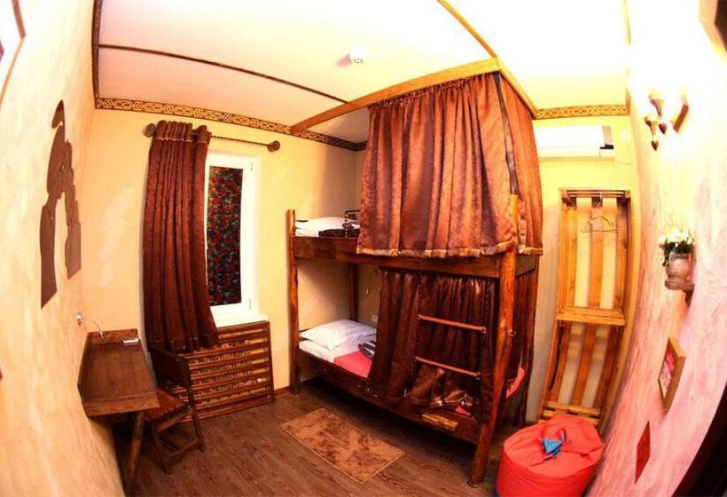 اتاق استاندارد با سرویس بهداشتی مشترک, Drimin   Boutique Hostel And Hotel Rooms Available