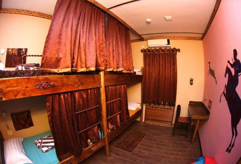 تختخواب در اتاق مشترک, Drimin   Boutique Hostel And Hotel Rooms Available