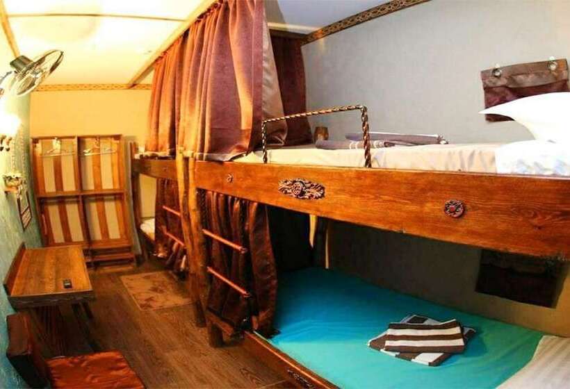 تختخواب در اتاق مشترک, Drimin   Boutique Hostel And Hotel Rooms Available