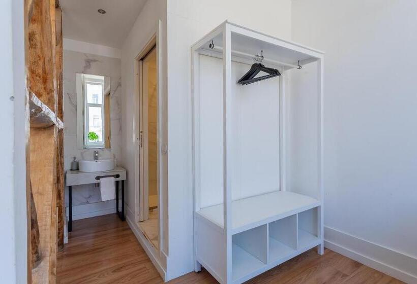 سوییت لوکس, Lisbon Checkin Guesthouse