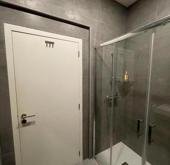 اتاق استاندارد یک نفره, Lisbon Checkin Guesthouse