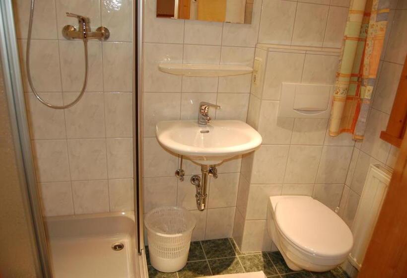 غرفة أساسية مزودة بشُرفة, Großberghof