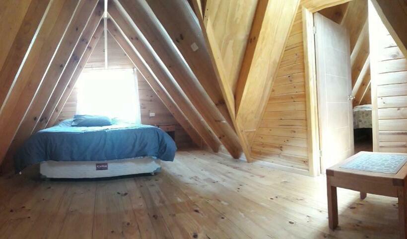 بنجلو قياسى, Hostal El Colibri