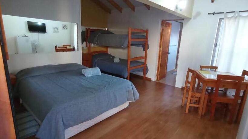 غرفة قياسية رباعية, Hostal El Colibri