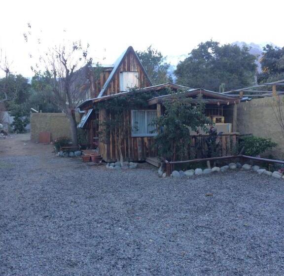 بنجلو قياسى, Hostal El Colibri