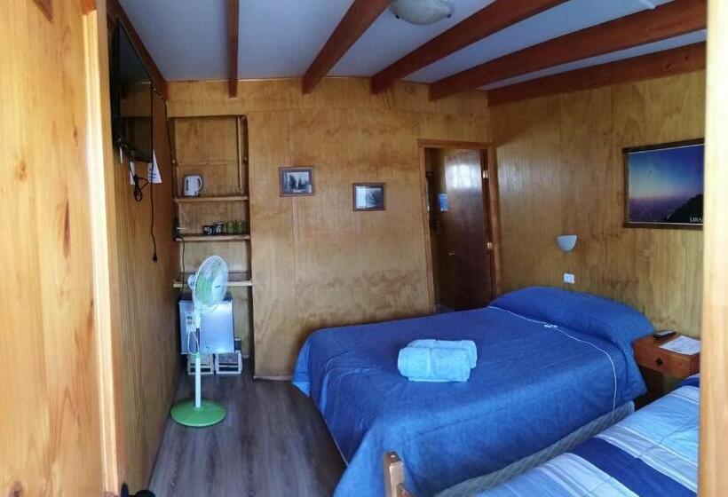 غرفة قياسية ثلاثية, Hostal El Colibri