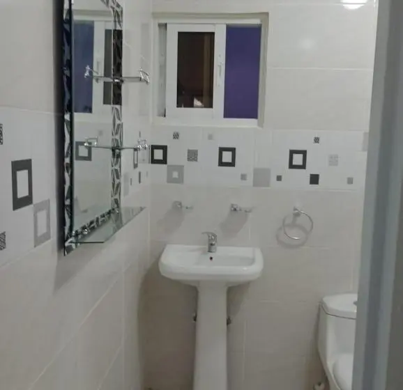 اتاق اکونومی, Residencial Estephany