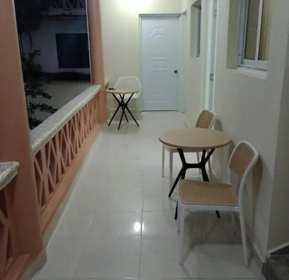 اتاق اکونومی, Residencial Estephany
