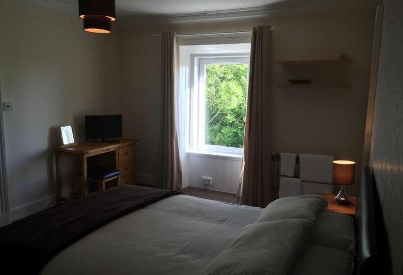 اتاق استاندارد سه نفره, The Shandwick Inn